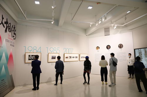 薪火相传作品展在吉林艺术学院开幕，美术图案设计服务点亮艺术之光